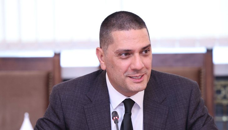 Депутатът от ГЕРБ атакува президента с данни за сделки с държавна собственост Депутатът от ГЕРБ атакува президента с данни за сделки с държавна собственост