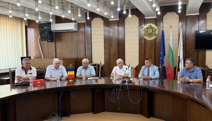 Разгледани бяха нови форми на сътрудничество в отбраната и военното възпитание на младите поколения