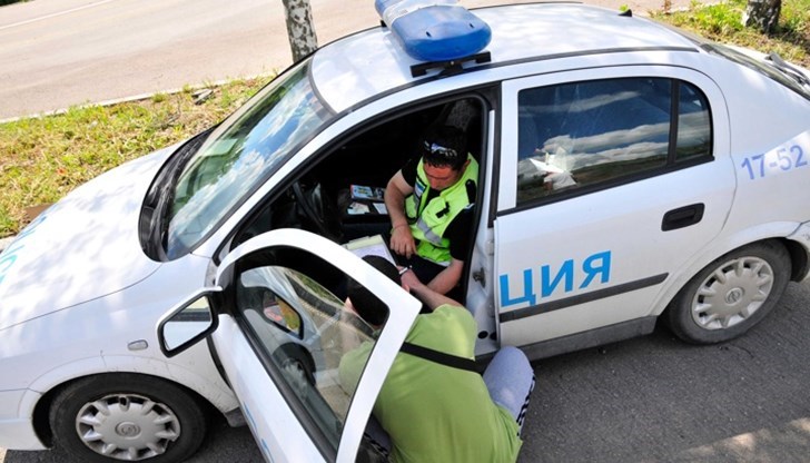 Неправоспособният шофьор е заловен с нерегистриран мотоциклет Неправоспособният шофьор е заловен с нерегистриран мотоциклет
