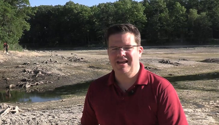 Спътникови снимки показват как водното тяло се е изпразнило между април и май 2025 година