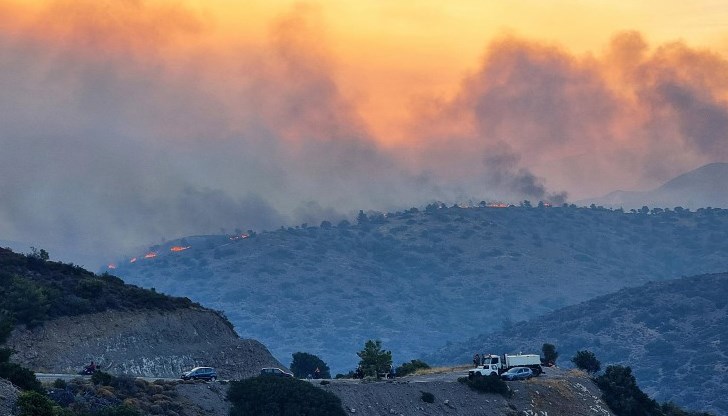 Пет кораба на бреговата охрана евакуират хора от плажовете Лимния и Агия Маркела Пет кораба на бреговата охрана евакуират хора от плажовете Лимния и Агия Маркела