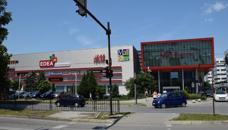 Извършителят е установен от полициятаАвтор на деянието е 40-годишен мъж от русенско село Извършителят е установен от полициятаАвтор на деянието е 40-годишен мъж от русенско село