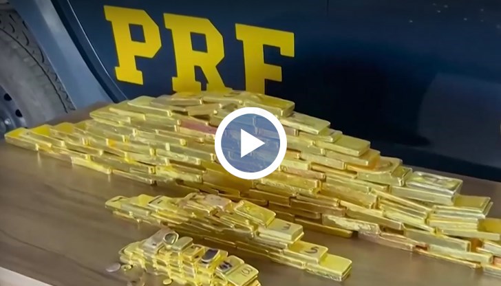 Над 100 златни кюлчета са били укрити в таблото на пикап, шофьорът е пътувал с жена си и бебето си