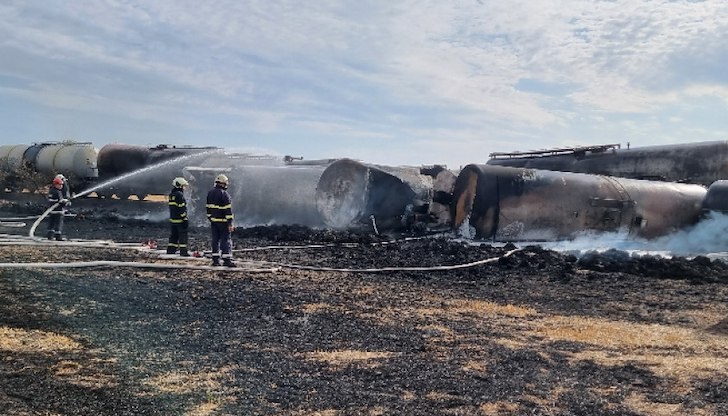 Машинистите усетили силен тласък преди дерайлирането на влака край Пясъчево