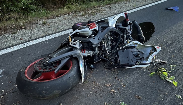 Движението по пътя за Дупница се осъществява в една лента при Слатино