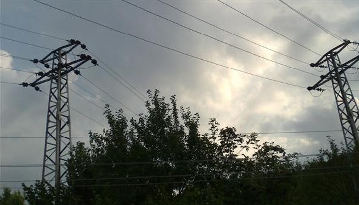 Рекордните температури през юни и юли доведоха до скок в потреблението на климатици и временно спиране на електроцентрали Рекордните температури през юни и юли доведоха до скок в потреблението на климатици и временно спиране на електроцентрали