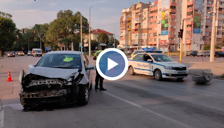 Патрулката е била с включени сирени и светлинна сигнализация