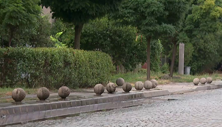 Детето е в реанимация на Пирогов с множество тежки травми15-годишният