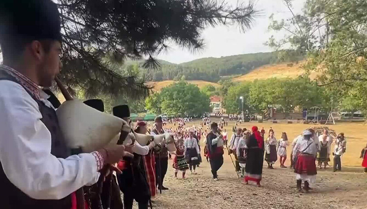 Емоциите на посетителите и автентичните носии превърнаха събитието в истинско