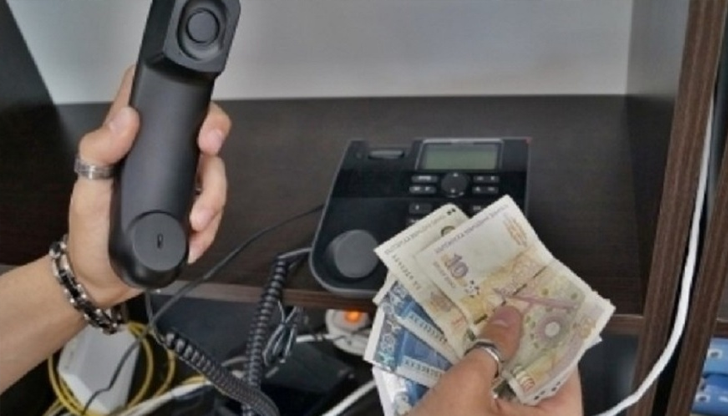 Задържаха двама от измамниците, които убеждавали жертвите да помогнат на