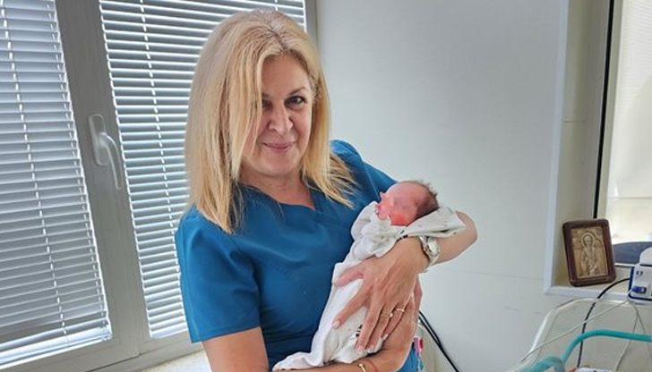 Анелия Тотева е изродила около 17 хиляди бебета за 2000