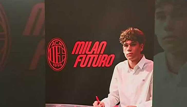 17-годишният талант от Ботев Пловдив е първият в групата на