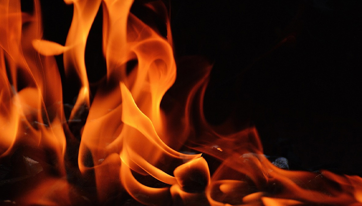 Седем огнища едновременно запалени по път II-55 между Главан и