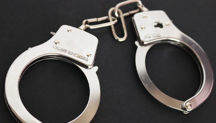 Момиченцето е намерено в безсъзнание във вила на 150 метра