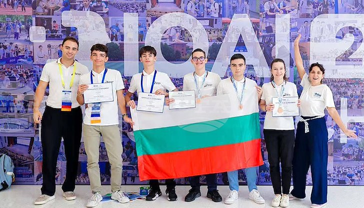 Александър Славов от МГ Баба Тонка - Русе получи почетна