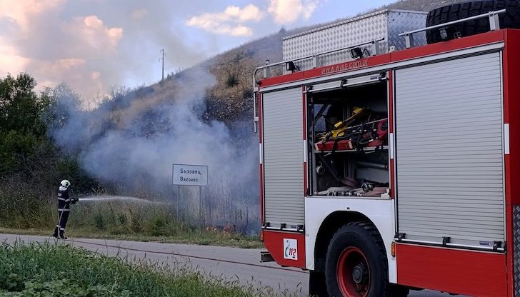30-годишният Николай Бисеров се включи в борбата срещу пламъците редом
