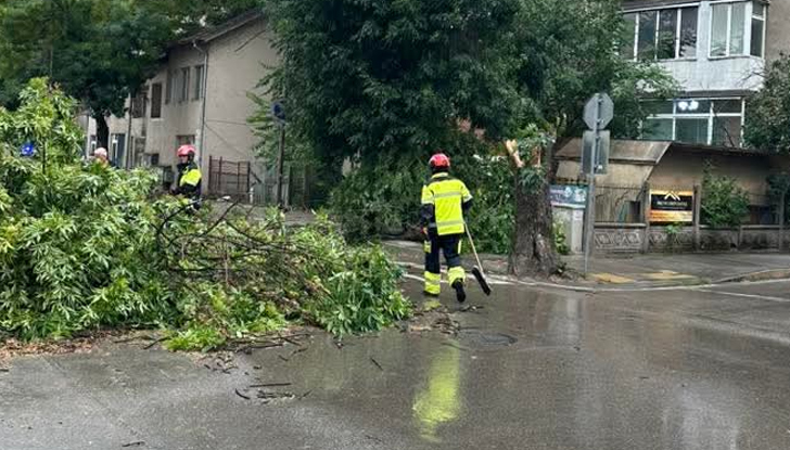 Две момчета се разминаха по чудо с трагедия, няма пострадали