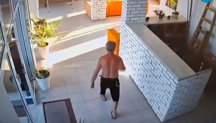 Мъжът заплашва жителите, които живеят в страх от терора муИстински