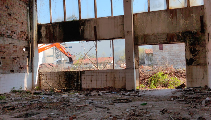 Затворен комплекс с 11-етажни сгради израства на ул. Майор Атанас