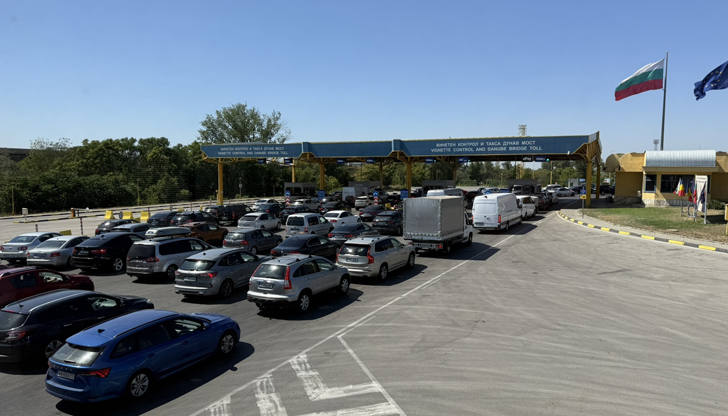 Опашката от румънски коли достига два километра, очакват се над