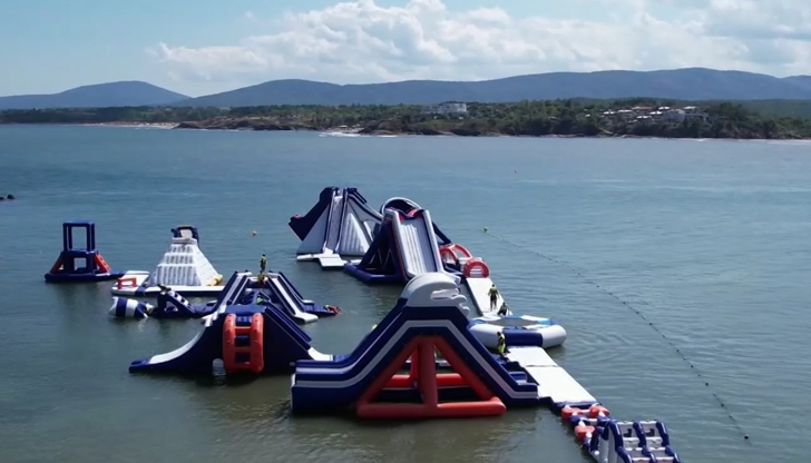 10-годишният Петър се е порязал на миди по дъното на