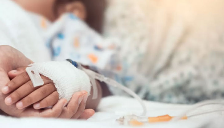 Момчето е със счупен таз и е настанено в болница