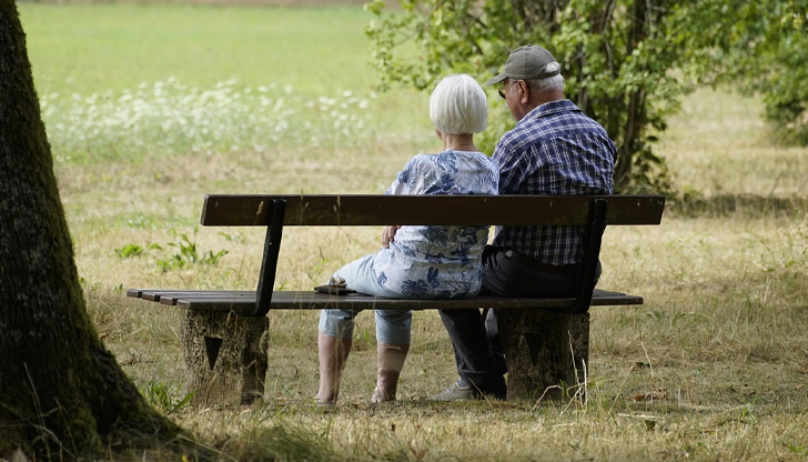 Над 800 хиляди пенсионери обаче живеят с минимална пенсия от