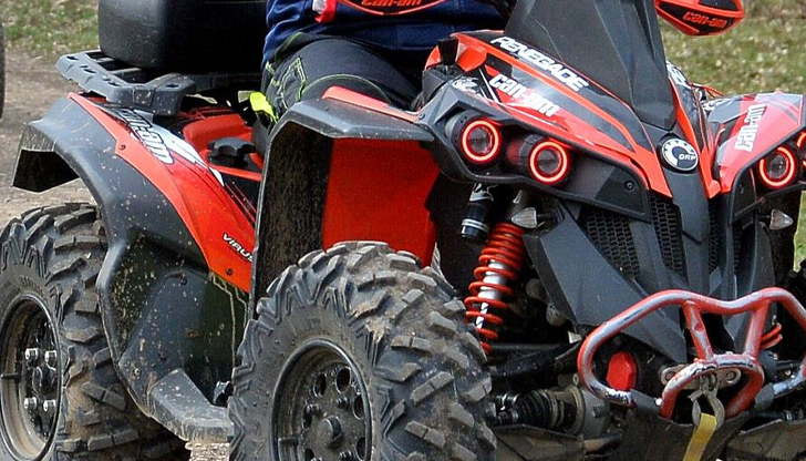 Том Гринууд е в стабилно състояние след спешна операция в