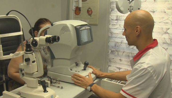 Хиляди българи могат да останат без очна грижа, предупреждават от