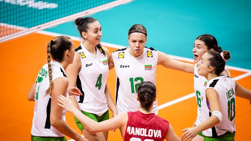 Българките загубиха с 0:3 от Япония и ще играят за