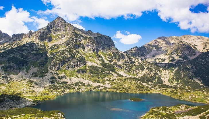 Само за денонощие има няколко инцидента, включително транспортиране с въздушна
