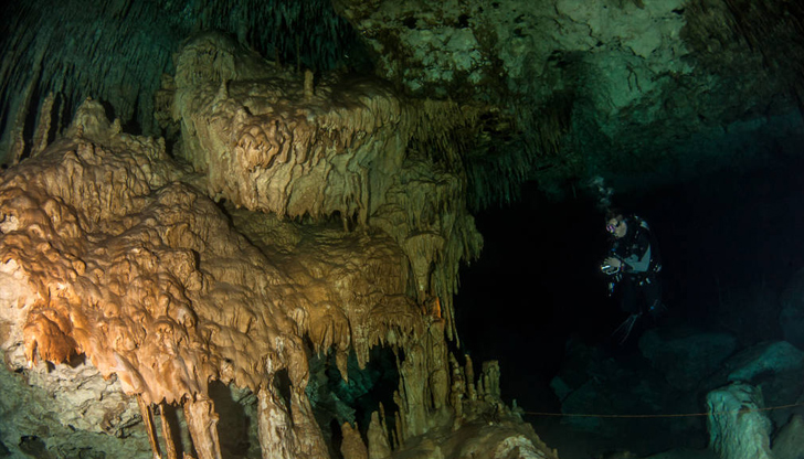 Мъжът се хранел със сурова риба и чакал спасители във