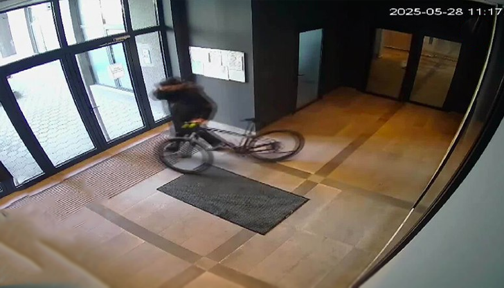 След гонка мъжът е заключен в автомобила и предаден на