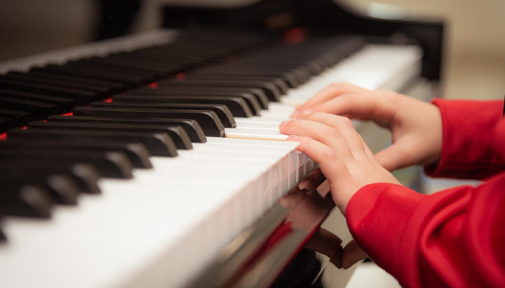 С до 50 процента ще намалеят часовете по специалните предмети