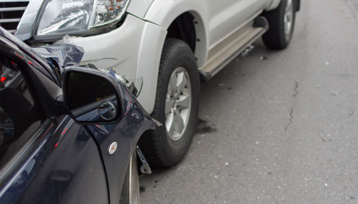 34-годишен шофьор навлезе в насрещната лента и удари автомобила на