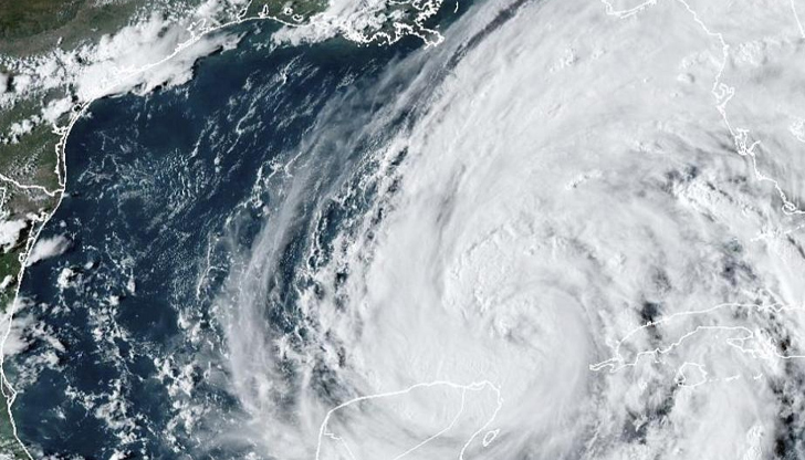 Първият ураган от 2025 година се засили до трета степенУраганът