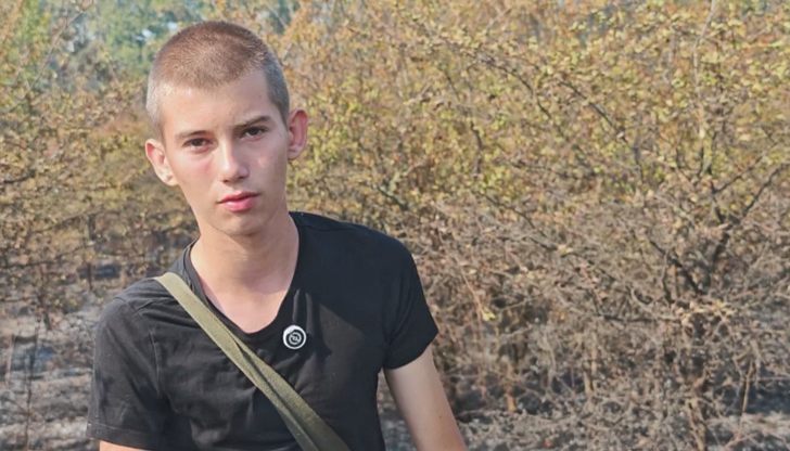 16-годишният герой помага на хора и животни, попаднали в огнения