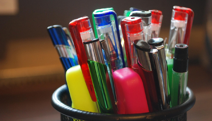 Родителите се оплакват от драстичното поскъпване на учебните пособия за