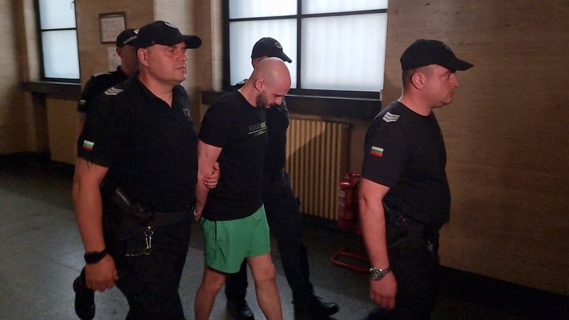 Магистратите потвърдиха, че престъплението е тежко и има опасност обвиняемият