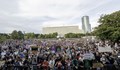 Хиляди протестират срещу Роберт Фицо в Братислава