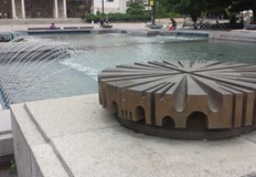 Модерна водна картина и LED осветление за фонтана на площад