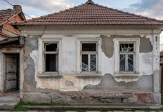 Полицията разследва умишлено увреждане на имущество щетите се уточняватНеизвестни извършители