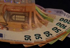 Заплатите не подлежат на двойно обозначение при въвеждането на евротоСъгласно