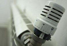 Мая Манолова подготвя колективен иск срещу топлофикациите заради незаконно начислени