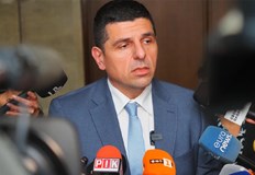 Депутатът от ПП ДБ определи загрижеността на Пеевски като жалък опит