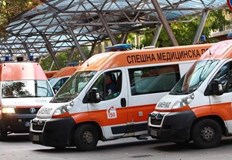 Хаосът прогонва лекарите от спешна помощЦели областни градове остават без