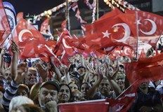 Опозицията демонстрира единство преди ключово съдебно заседание което може да