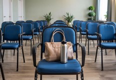 Няма законово изискване кои цени да са водещи в