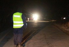 Трафикът се регулира от Пътна ПолицияНа 5 6 километра след разклона