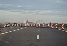 Движението в три участъка е двупосочно в платното за София